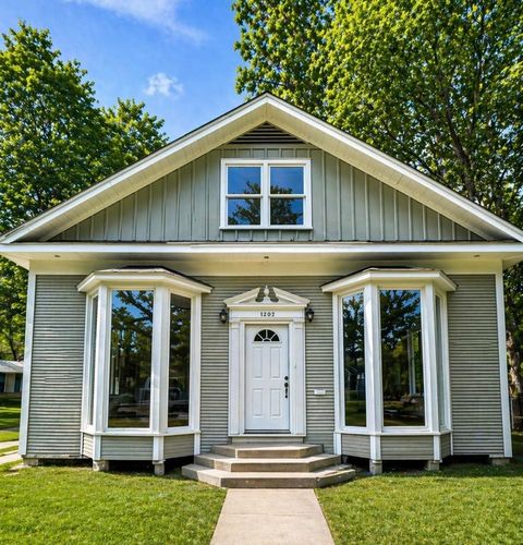 Photo of 1202 W Cypress, Orange, TX 77630 (MLS # 266869)