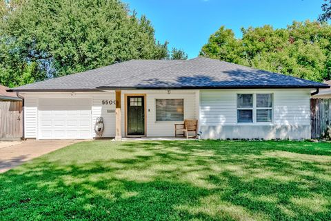 Photo of 5500 Beaumont Ave, Groves, TX 77619 (MLS # 262341)