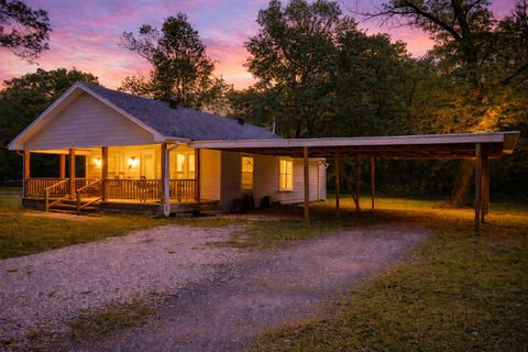 Photo of 705 Moreland, Vidor, TX 77662 (MLS # 266865)