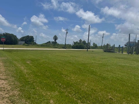Photo of 1723 Galveston, Port Bolivar, TX 77650 (MLS # 268046)