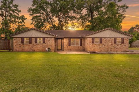 Photo of 7001 Guy Lane, Orange, TX 77632 (MLS # 266715)