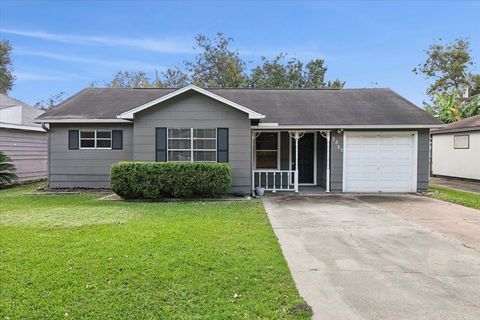 A home in Groves