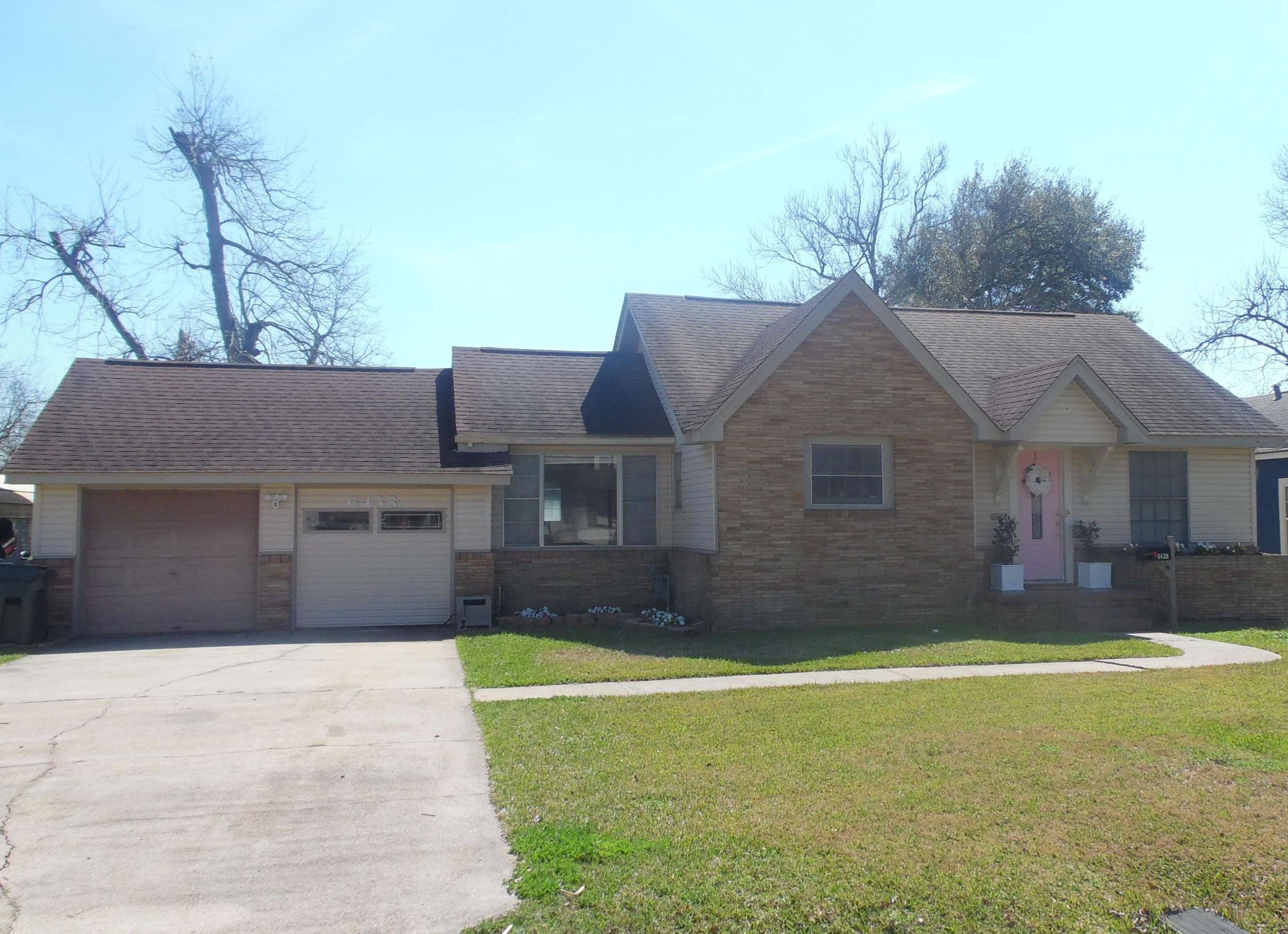 Groves, Texas 77619, United States, 2 Bedrooms Bedrooms, ,1 BathroomBathrooms,Residential,Active,201532