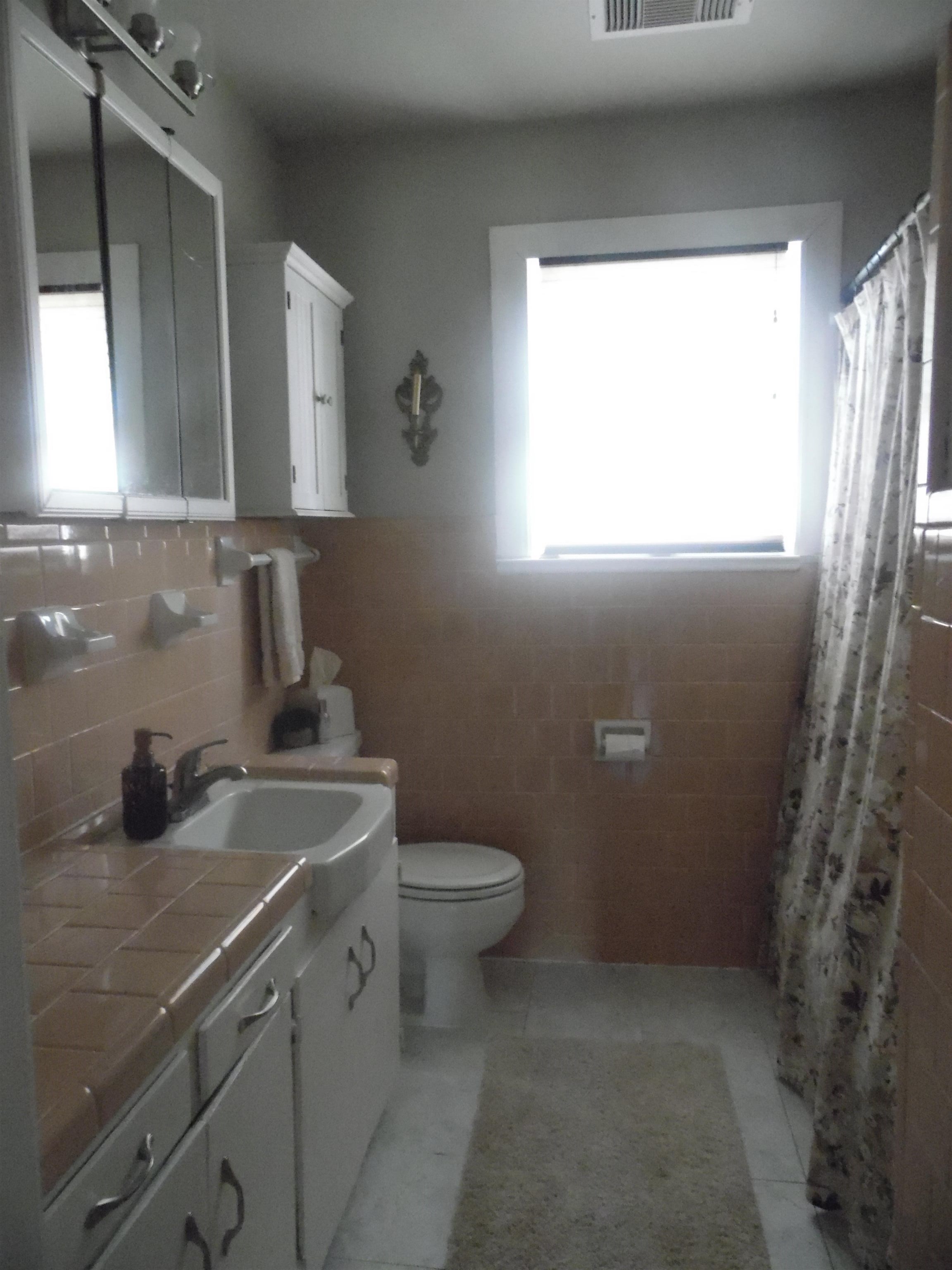 Groves, Texas 77619, United States, 2 Bedrooms Bedrooms, ,1 BathroomBathrooms,Residential,Active,201532