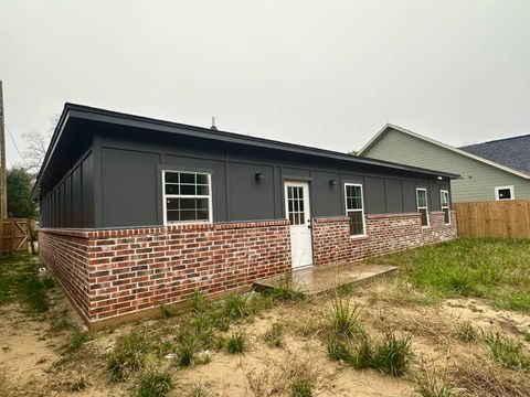 A home in Vidor