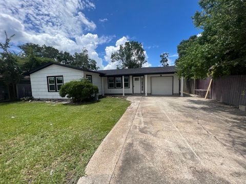 Photo of 3845 Bryan Drive, Beaumont, TX 77707 (MLS # 263542)