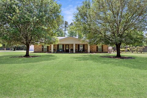 Photo of 1090 Southdale, Vidor, TX 77662 (MLS # 266559)