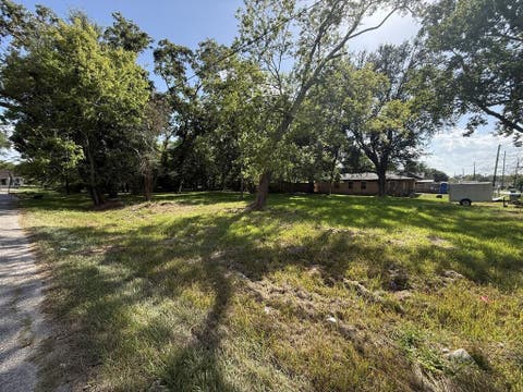 Photo of 2015 Toledo St., Beaumont, TX 77703 (MLS # 270439)