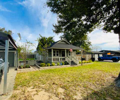 Photo of 821 Atlanta Ave, Nederland, TX 77627 (MLS # 270273)