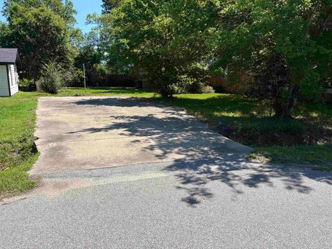 Photo of 5225 Parkview Dr., Beaumont, TX 77705 (MLS # 267534)