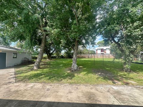 A home in Port Neches