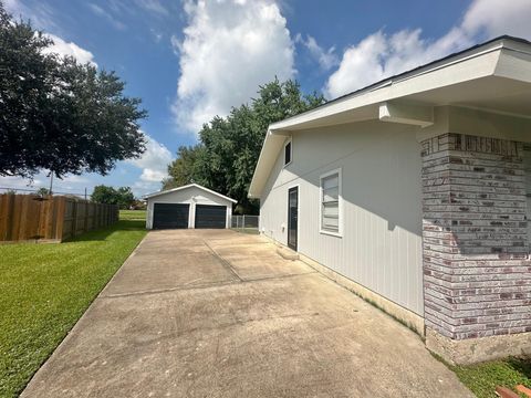 A home in Port Neches