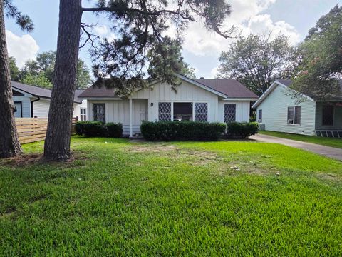 Photo of 5590 Winfree, Beaumont, TX 77705 (MLS # 268631)