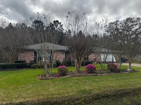 Photo of 102 Lucky Drive, Silsbee, TX 77656 (MLS # 265611)