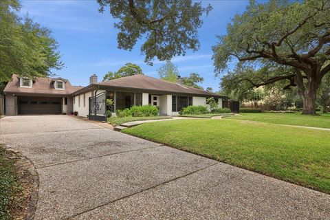 Photo of 710 21st Street, Beaumont, TX 77706 (MLS # 265275)