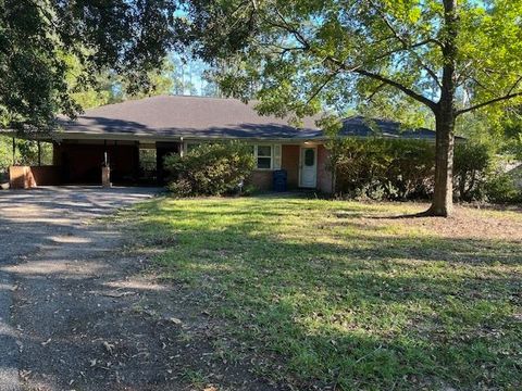 A home in Silsbee