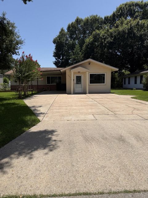 Photo of 2807 W Chicago, Nederland, TX 77627 (MLS # 269432)