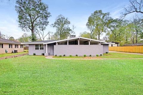 Photo of 7575 Coburn Dr, Beaumont, TX 77707 (MLS # 264679)