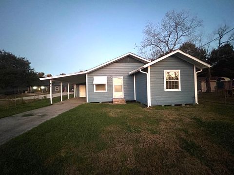 Photo of 1514 37 St., Orange, TX 77630 (MLS # 263597)