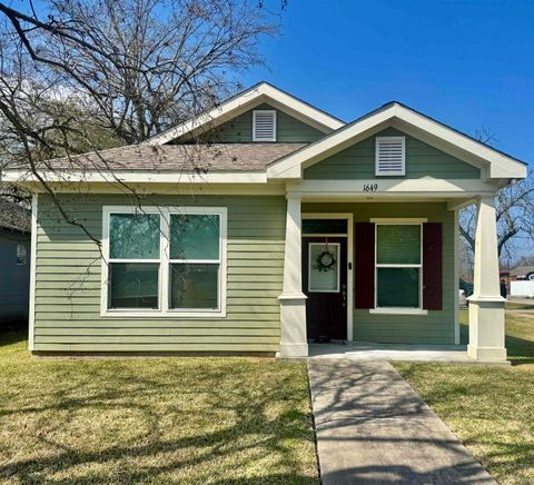 Photo of 1649 15th Street, Port Arthur, TX 77640 (MLS # 265604)