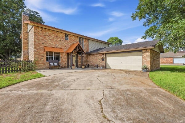2704 MEMPHIS AVE, NEDERLAND, TX 77627 - Image 0cd75a23b7ba5c087f14c2dafb1ea248/2444003276