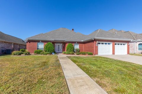 Photo of 2316 Avenue N, Nederland, TX 77627 (MLS # 262785)