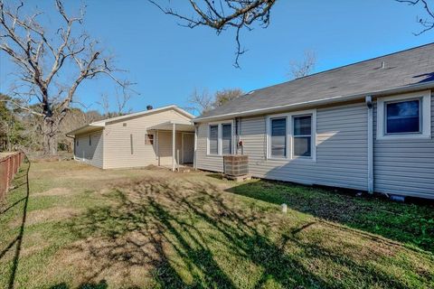 A home in Groves