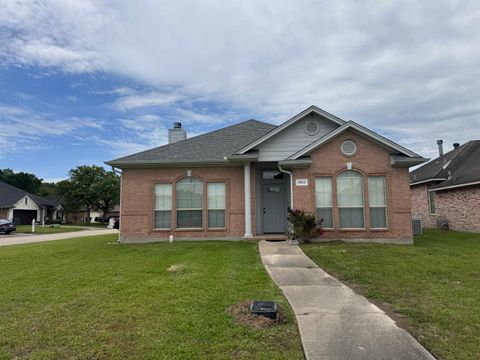 Photo of 5615 Lori Ln, Beaumont, TX 77706 (MLS # 266968)