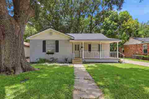 Photo of 117 N 23rd, Nederland, TX 77627 (MLS # 270284)