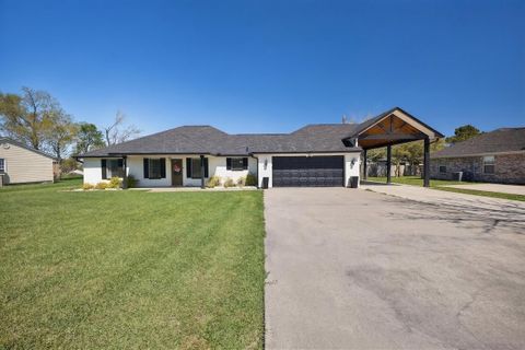 Photo of 8096 Rice Ln, Beaumont, TX 77705 (MLS # 265844)