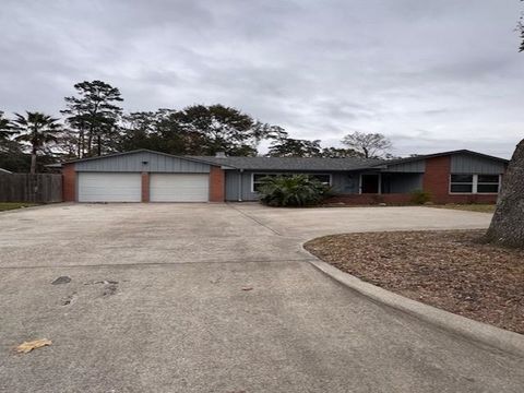 Photo of 1390 Edson Dr., Beaumont, TX 77706 (MLS # 263677)