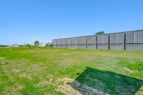 Photo of 2024 Hwy 87, Port Bolivar, TX 77650 (MLS # 260036)