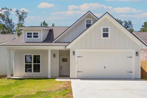 A home in Silsbee