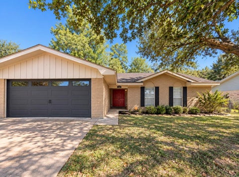 Photo of 1924 Greenbriar, Orange, TX 77632 (MLS # 271935)