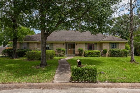 Photo of 2812 Fairway, Orange, TX 77630 (MLS # 265353)