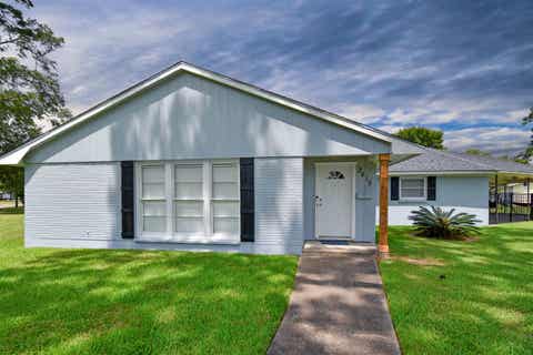 Photo of 3415 Minglewood, Beaumont, TX 77703 (MLS # 269877)