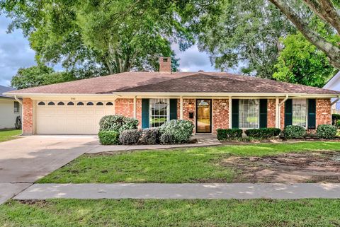 Photo of 3160 Fellswood, Port Neches, TX 77651 (MLS # 267529)