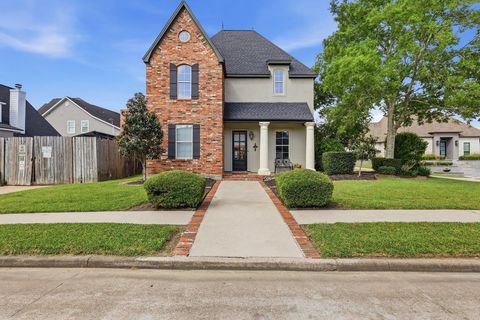 Photo of 1831 Silkwood Cir, Port Neches, TX 77651 (MLS # 266640)