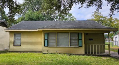Photo of 5430 N Winfree, Beaumont, TX 77705 (MLS # 263527)
