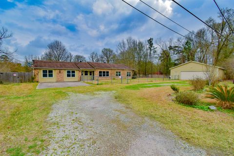 Photo of 416 Craft Lane, Orangefield, TX 77630 (MLS # 265659)