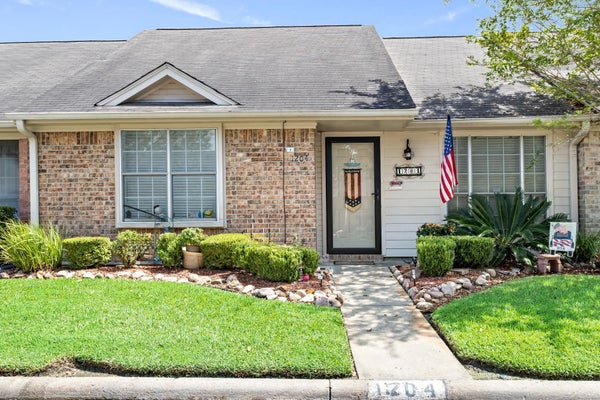 1204 GLEN MEADOW LN, BEAUMONT, TX 77706 - Image 12fd457dcfbe8eebcdbdc3fad5e3ac03/3112205396