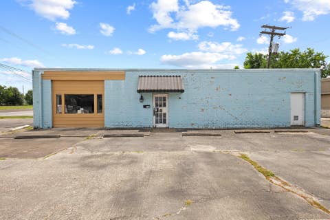 Photo of 912 S Twin City Hwy, Nederland, TX 77627 (MLS # 269951)