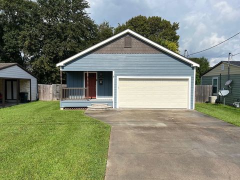 A home in Port Neches