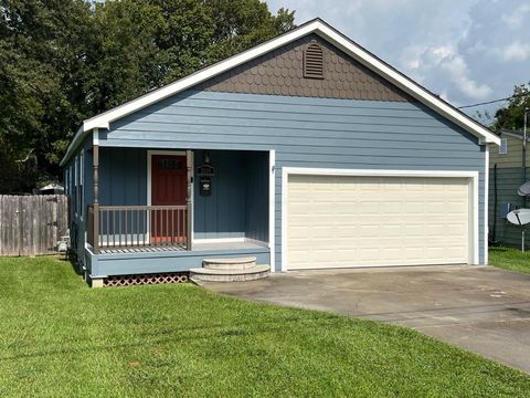 A home in Port Neches