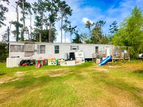 Photo of 3104 Woodland Ridge Dr, Orange, TX 77632 (MLS # 266162)