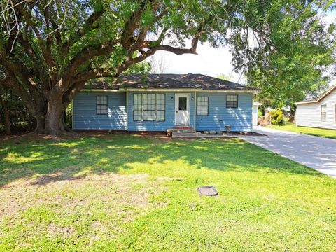Photo of 818 Newton, Orange, TX 77630 (MLS # 263720)