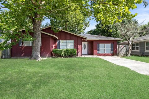 Photo of 1925 Wilson Ave, Orange, TX 77632 (MLS # 261196)