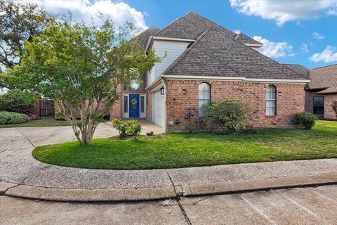 Single Family Residence in Orange TX 6 Encore Cir.jpg