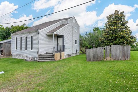 Property photo of 1704 Crockett, Orange, TX 77630