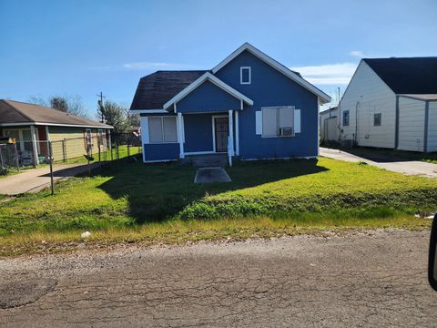 Photo of 2320 18th Street, Port Arthur, TX 77640 (MLS # 264259)